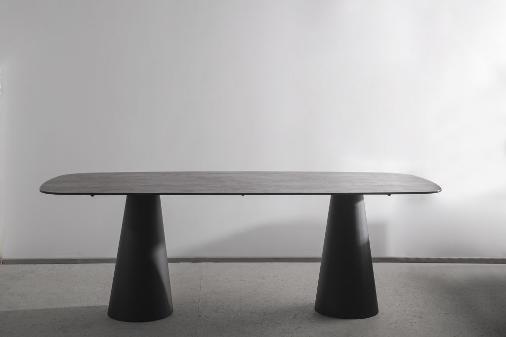 Solo Table