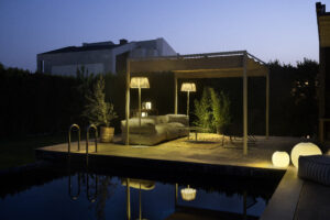 Olii Solar Outdoor Floor Lamp
