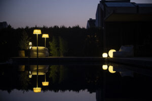 Olii Solar Outdoor Floor Lamp