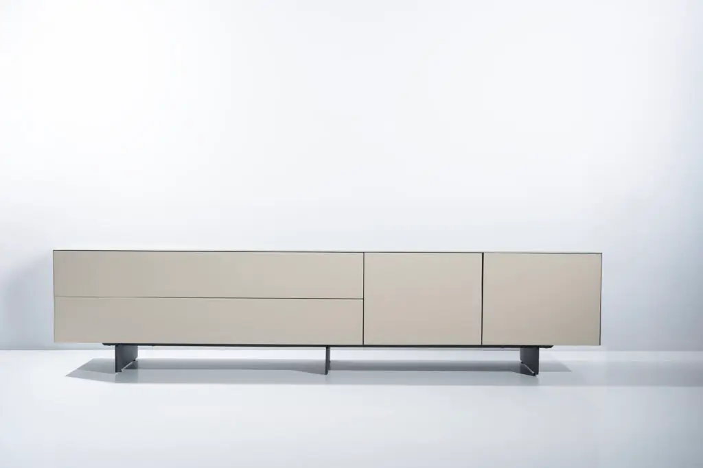Solo TV Console
